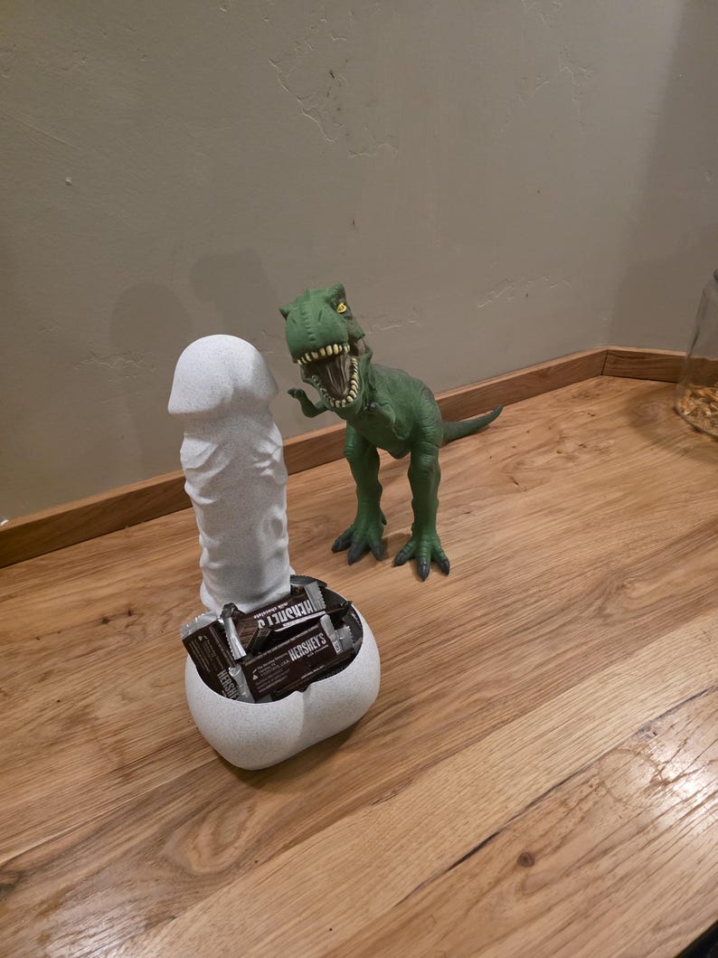 Big Girtha novelty candy bowl