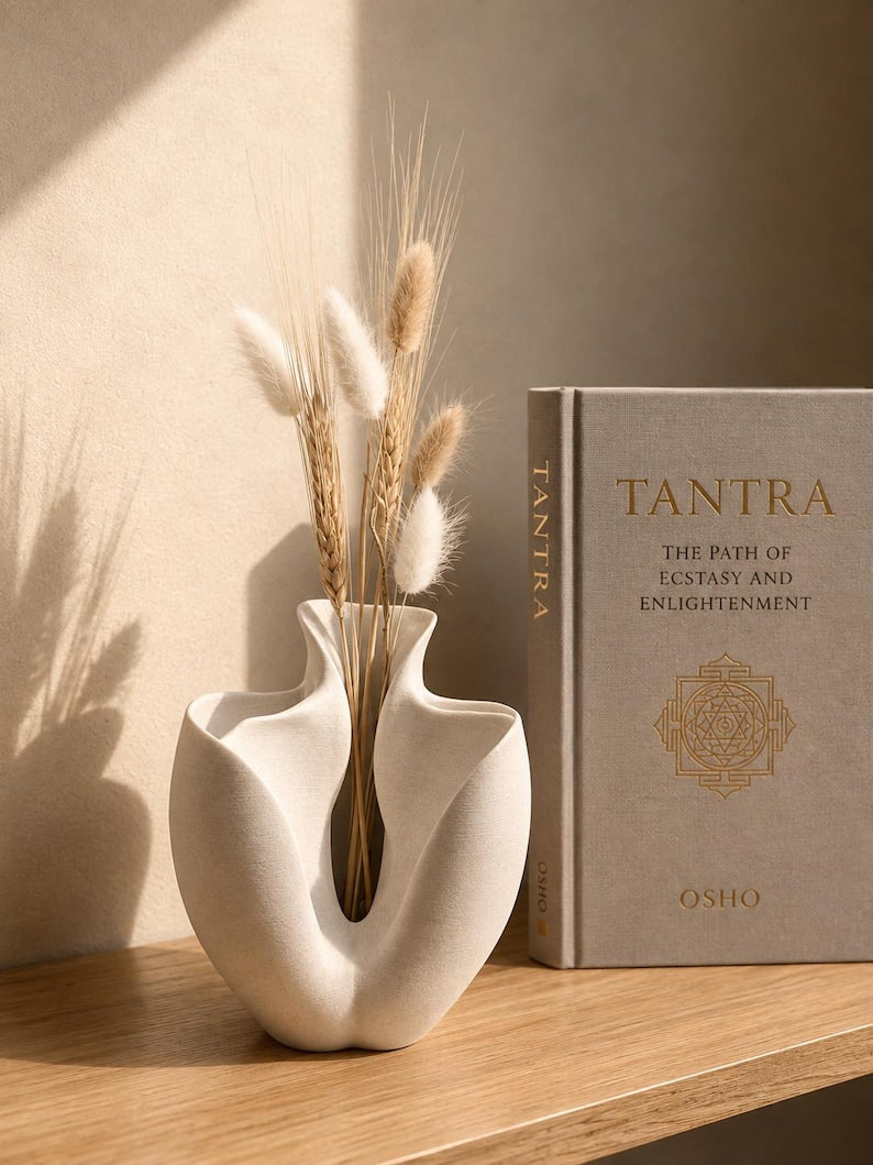 Origin Series Bloom vase with dried wheat and bunny tails