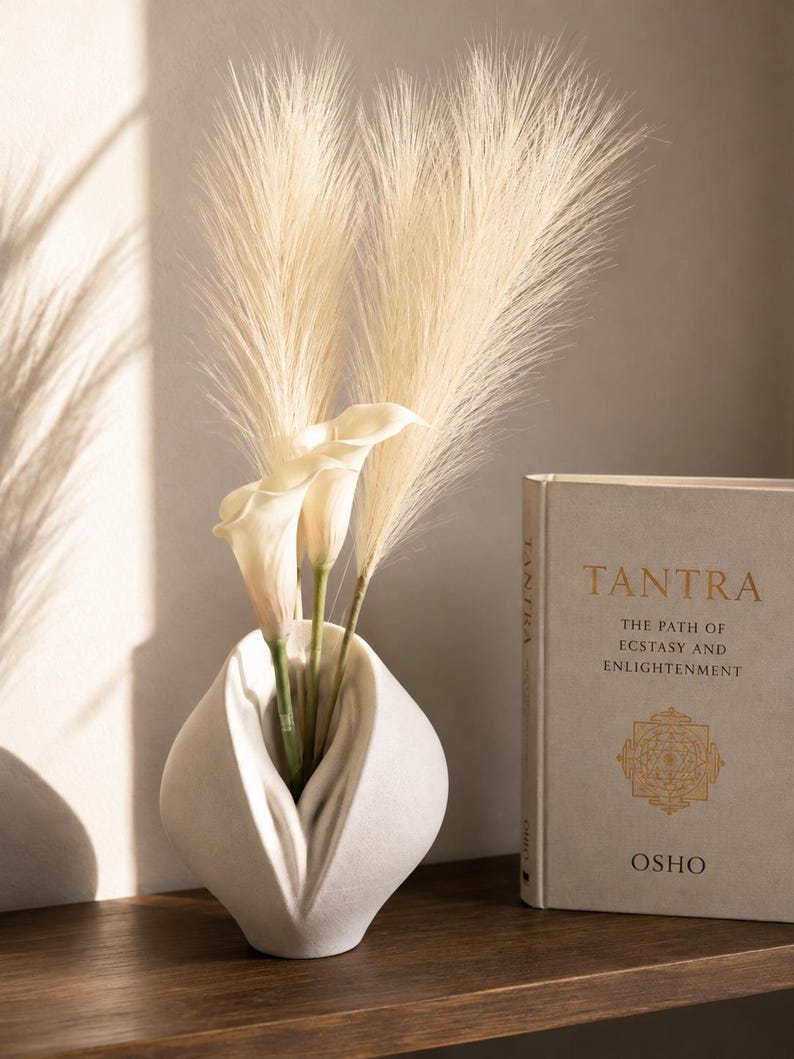 Origin Series Life vase with calla lilies and pampas grass