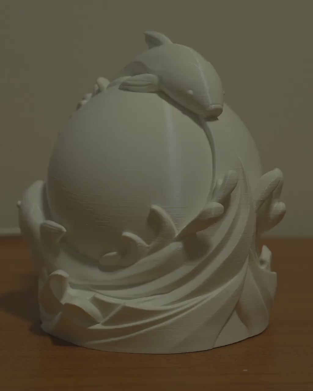 Twin fish sphere lamp video showing the lamp lit