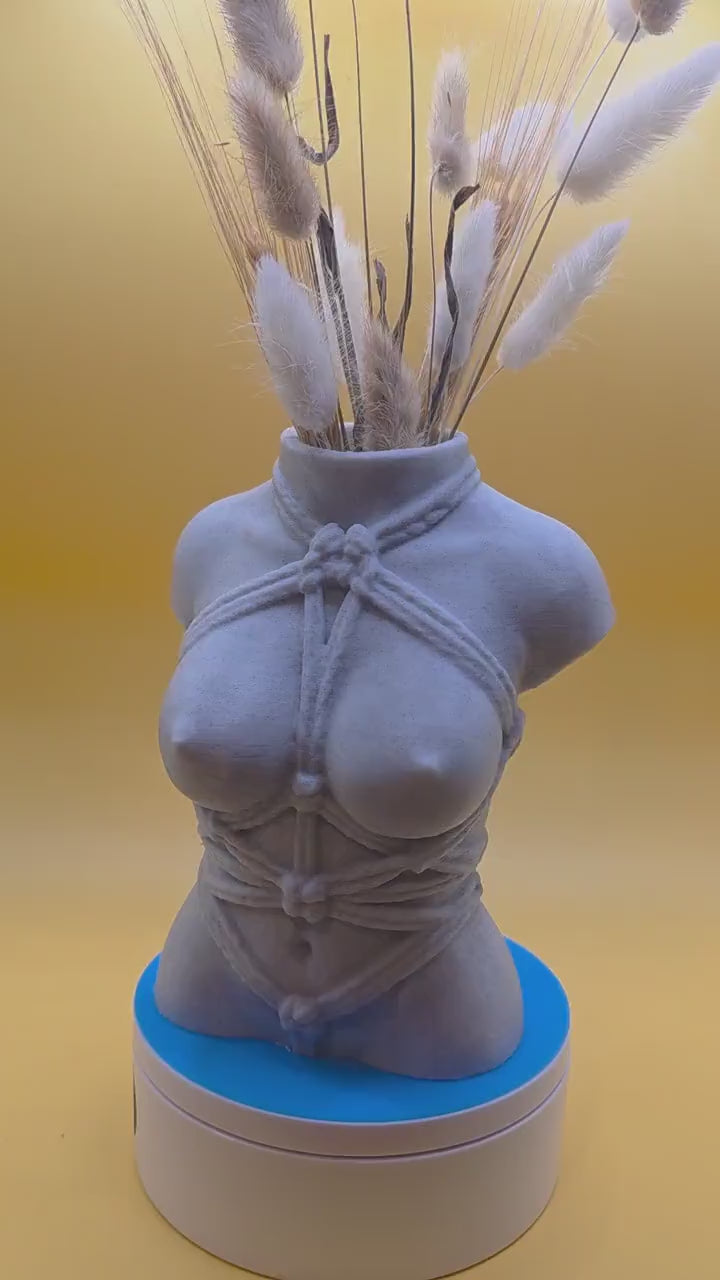 Knotty Girl Sculptural Body Vase – product video