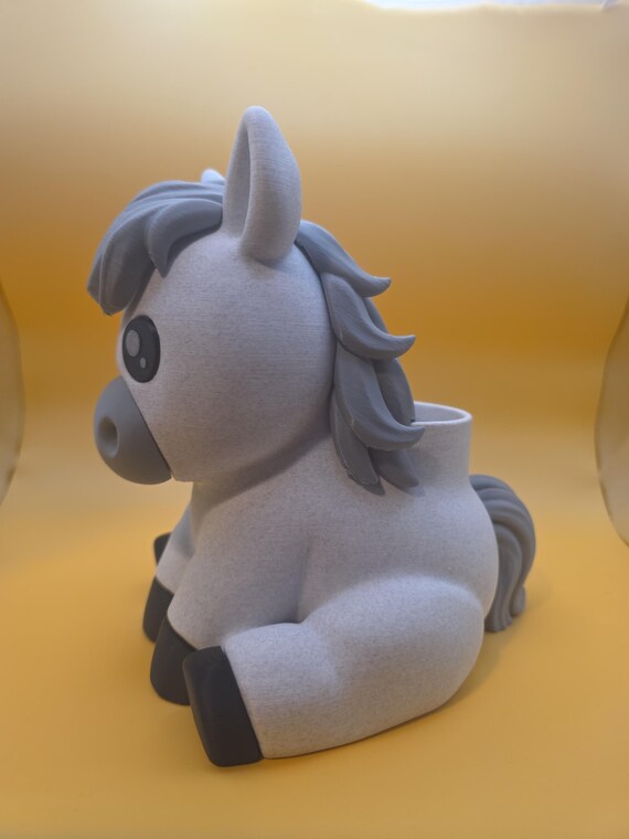 Side view of white Rylee horse pen holder