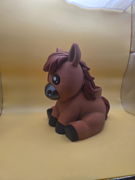 Side view of brown Rylee horse desk buddy